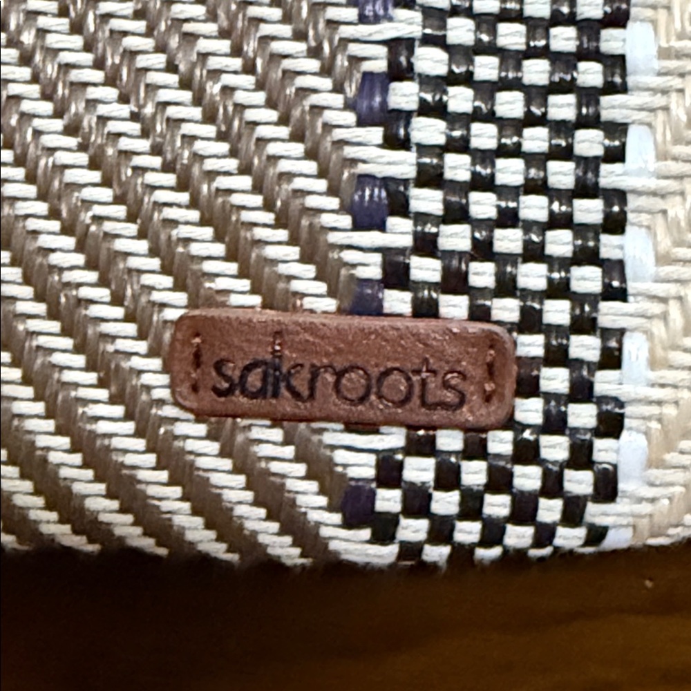 Sakroots by the SAK, Tan and Brown Crossbody Bag. Exterior top zip opening/flap. - Picture 15 of 16